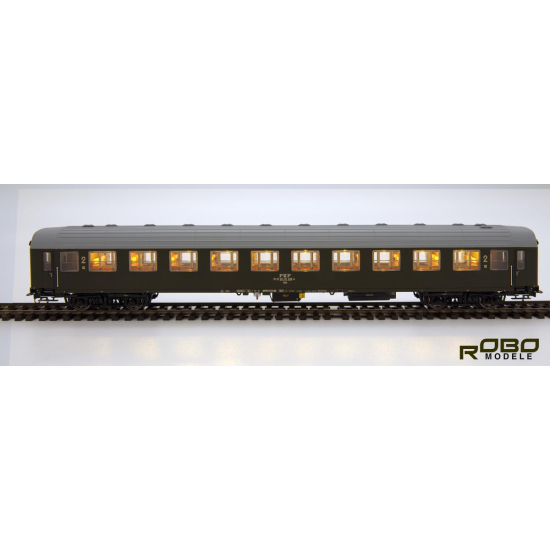 ROBO 222051 wagon osobowy, 111As, PKP 2kl, stacja Szczecin  z oświetleniem H0